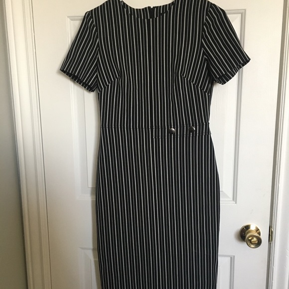 NWOT Banana Republic Side Button Bi-Stretch Sheath - Picture 2 of 3